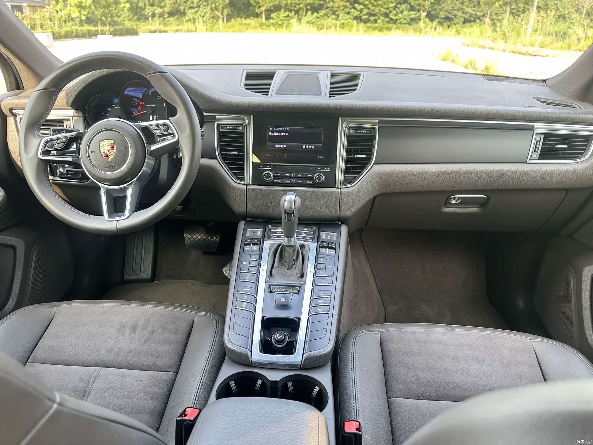 Porsche Macan, 2017 все фото