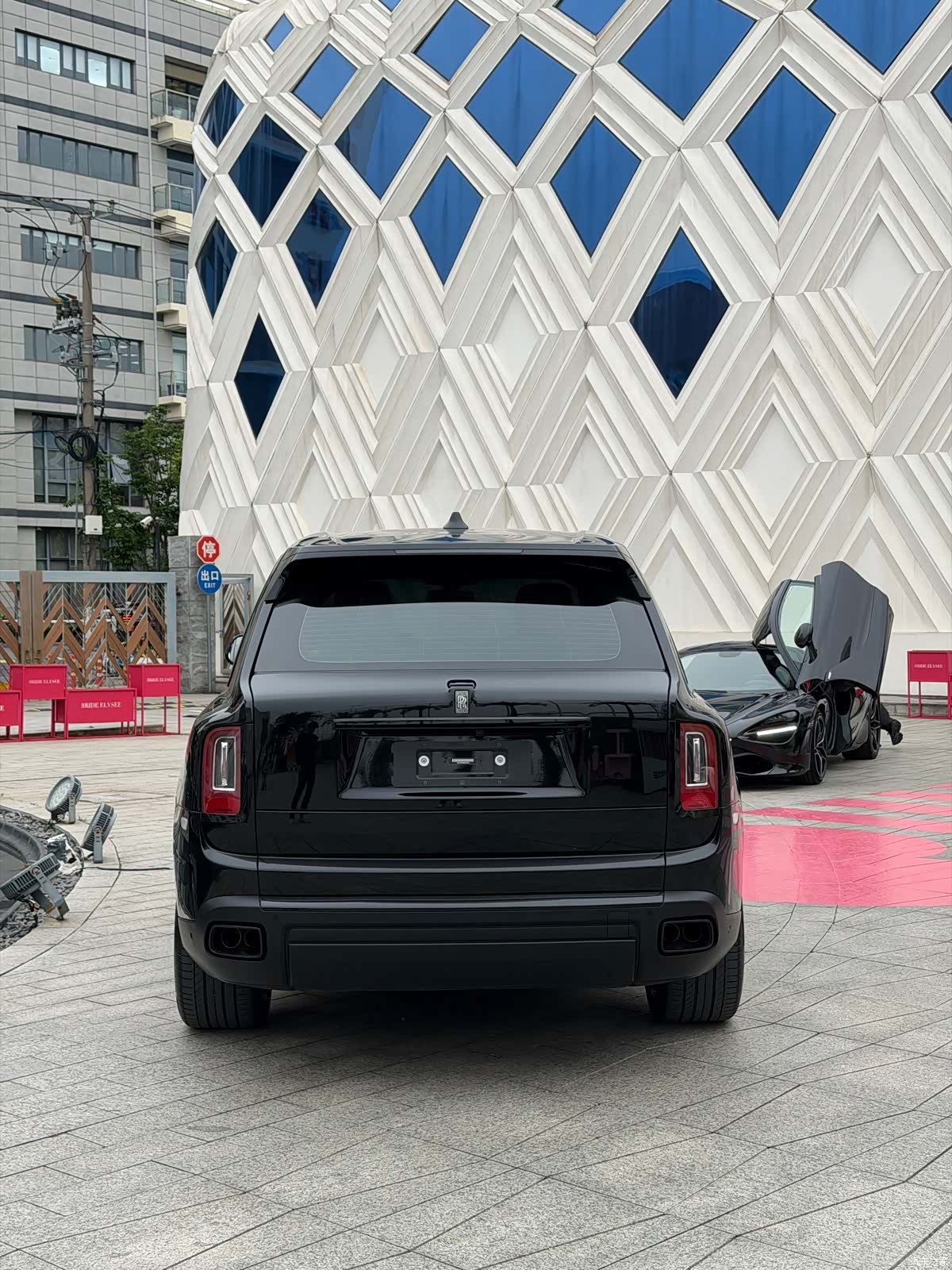 Rolls-Royce Cullinan, 2022 12