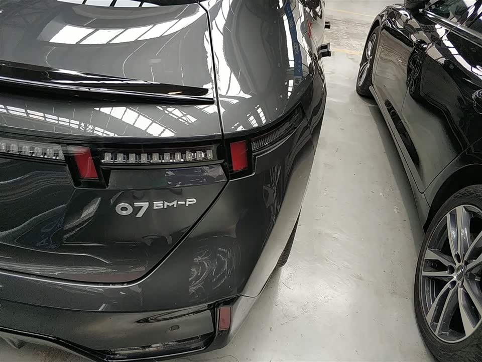 Lynk & Co 07 EM-P