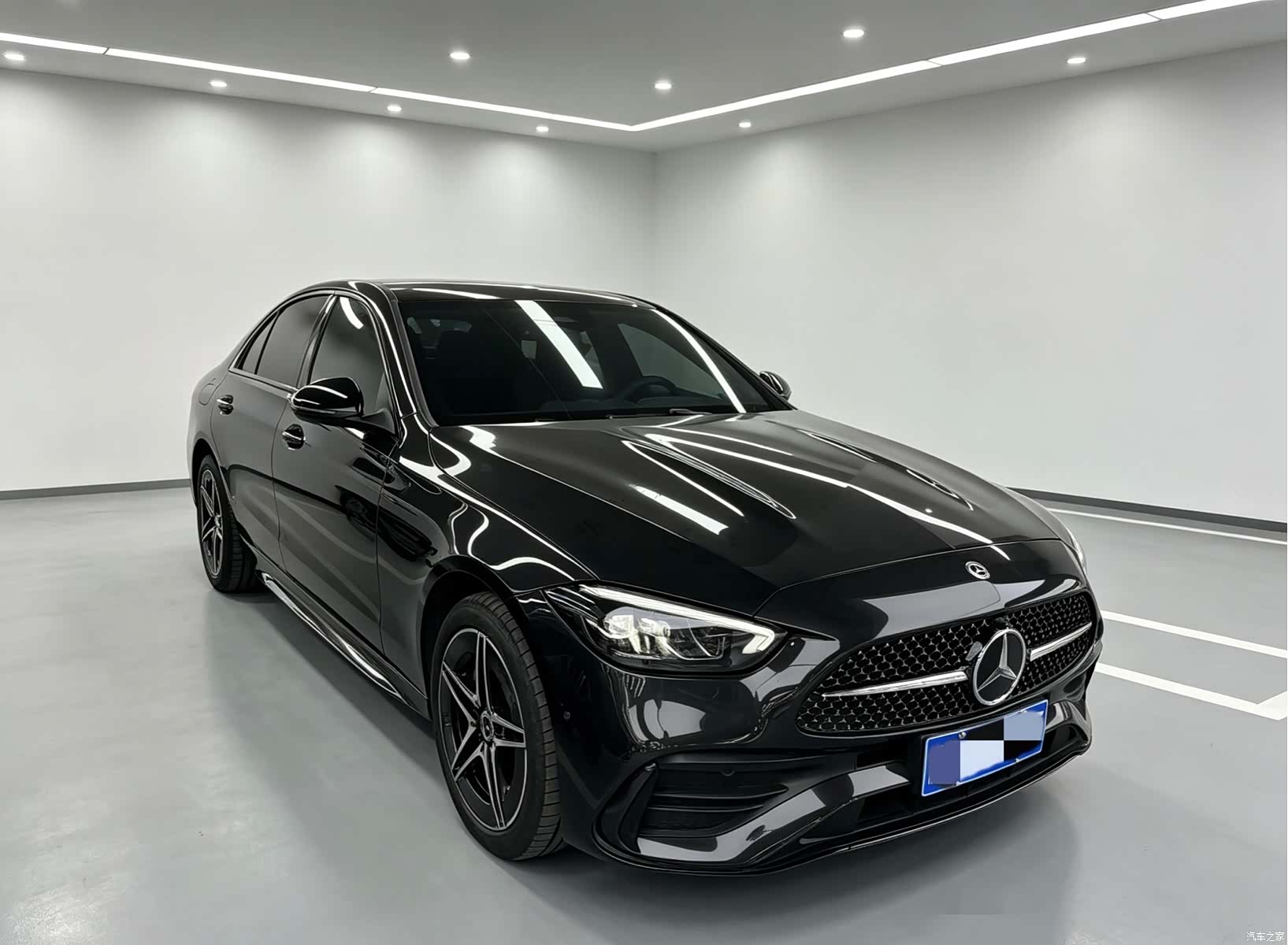 Mercedes-Benz C-Class, 2025 3