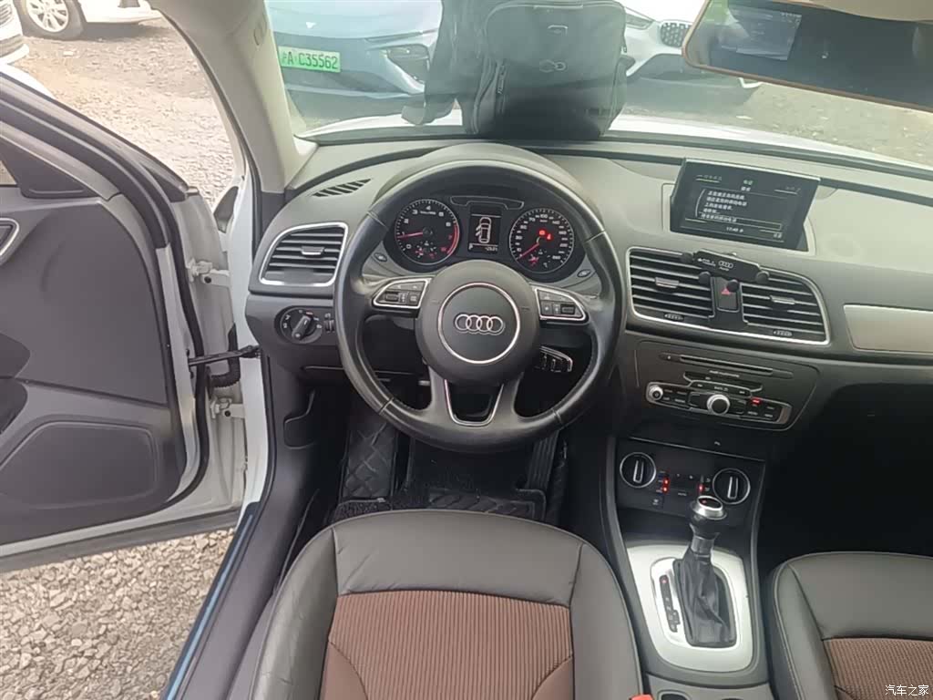 Audi Q3, 2017 11