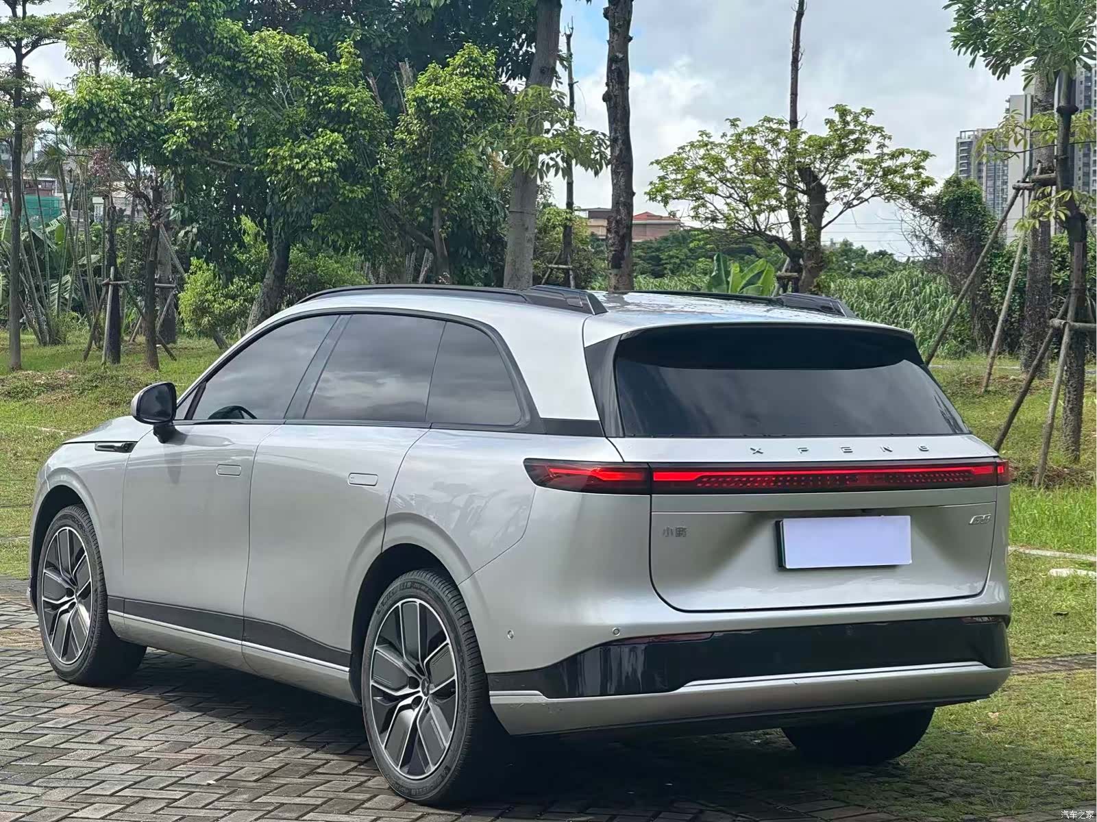 Xpeng G9, 2023 11
