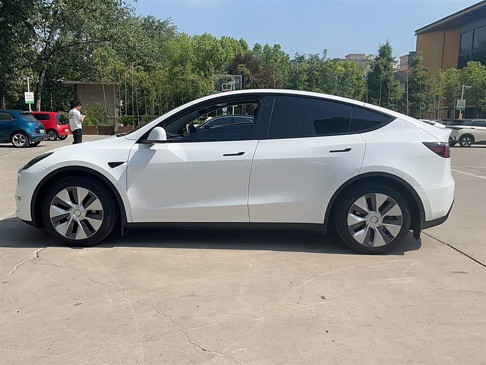 Tesla Model Y Tesla Model Y