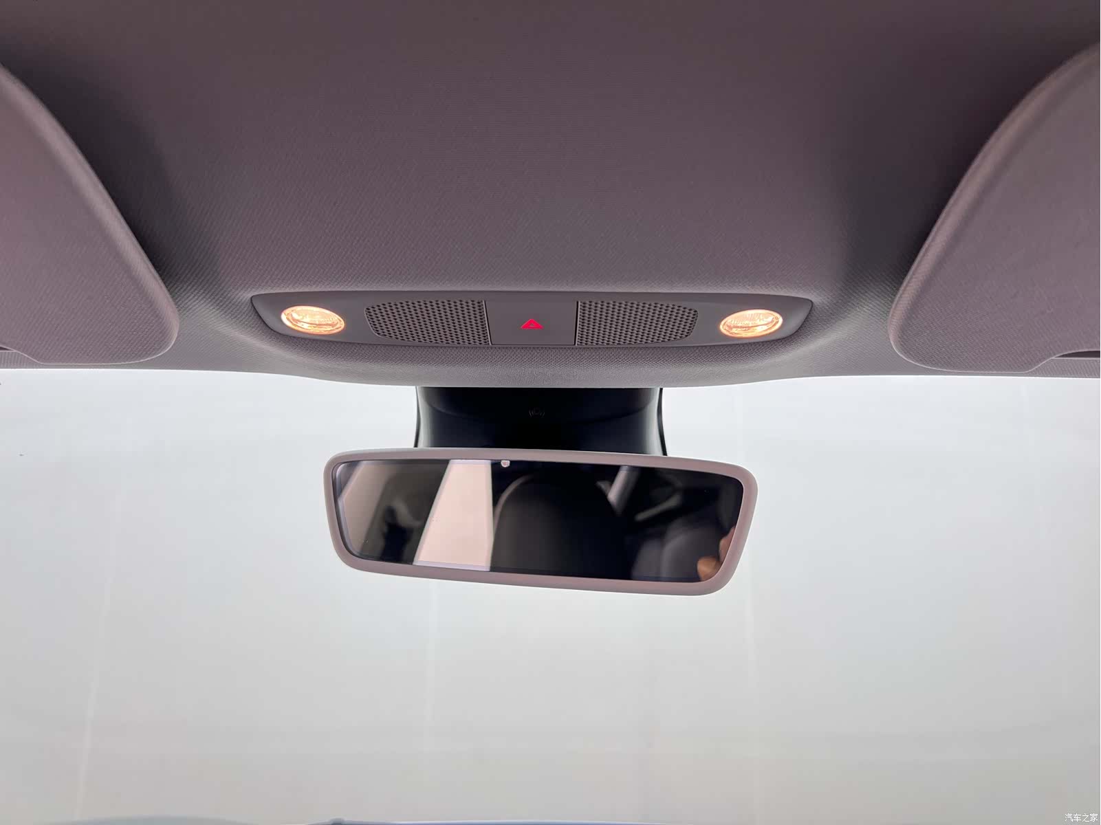 Tesla Model 3, 2023 28