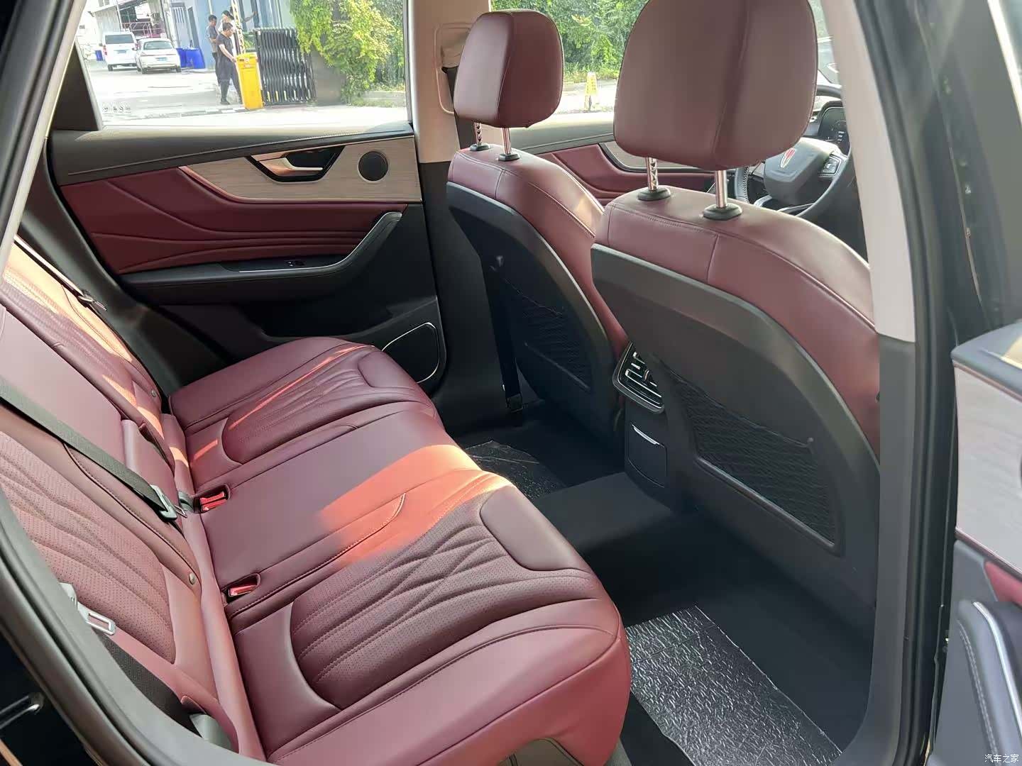 Hongqi HS5, 2024 33