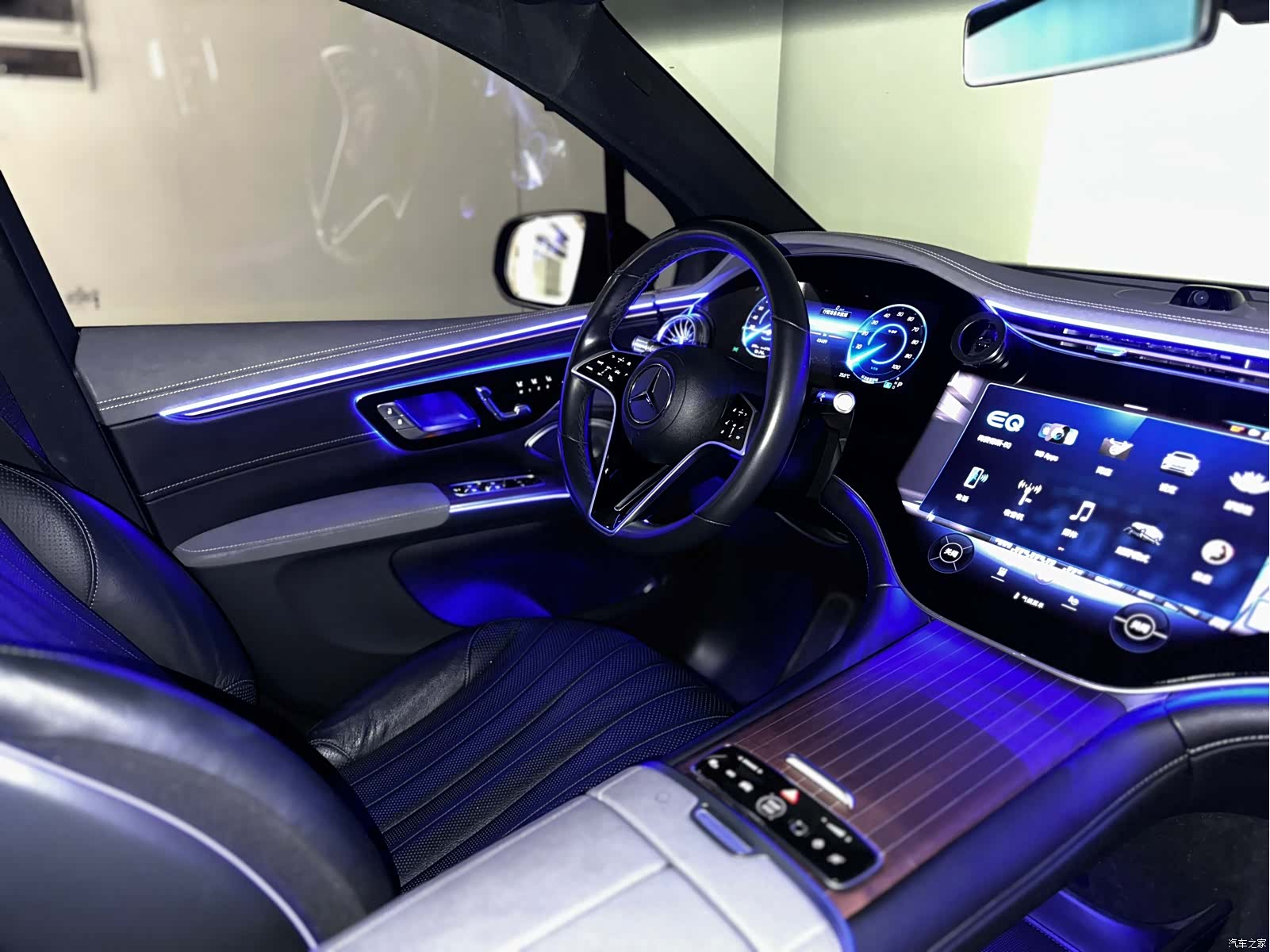 Mercedes-Benz EQS, 2023 27