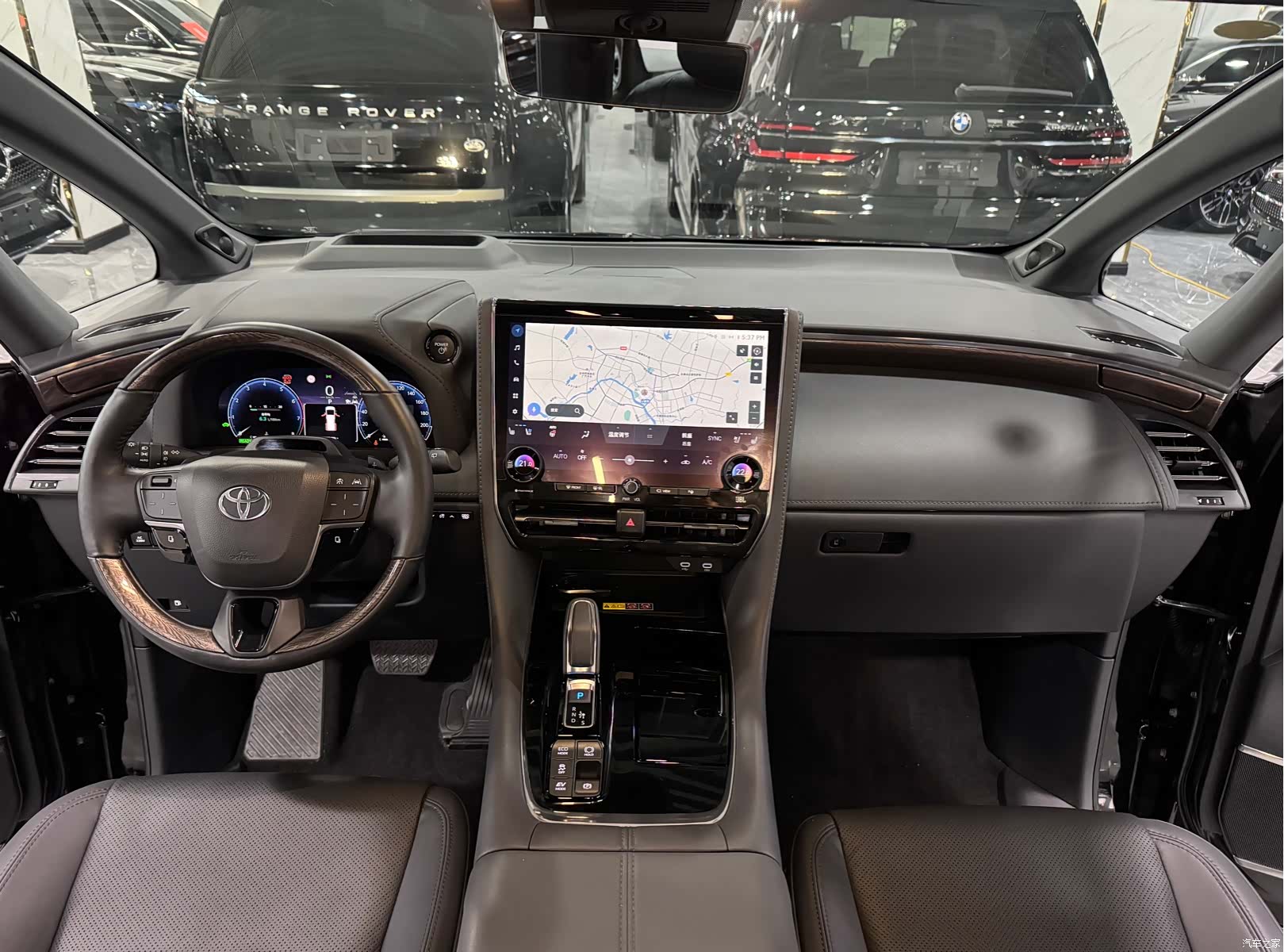 Toyota Alphard, 2024 7