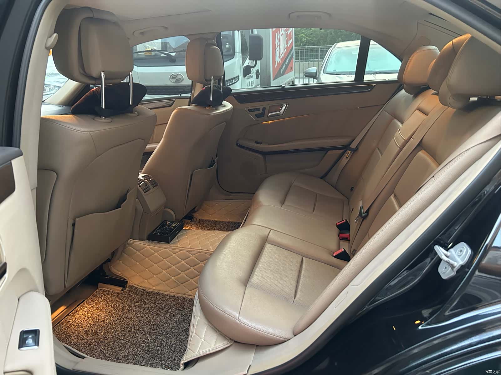 Mercedes-Benz E-Class, 2011 9