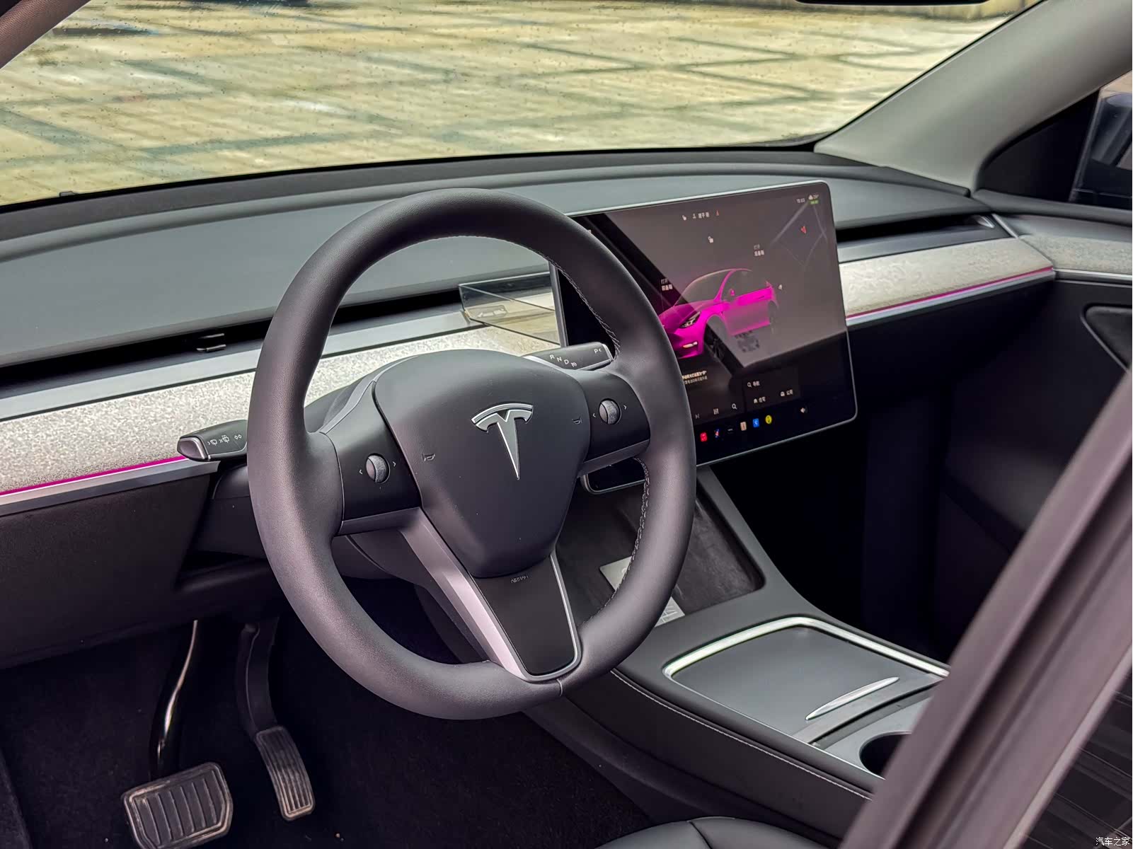 Tesla Model Y, 2024 10