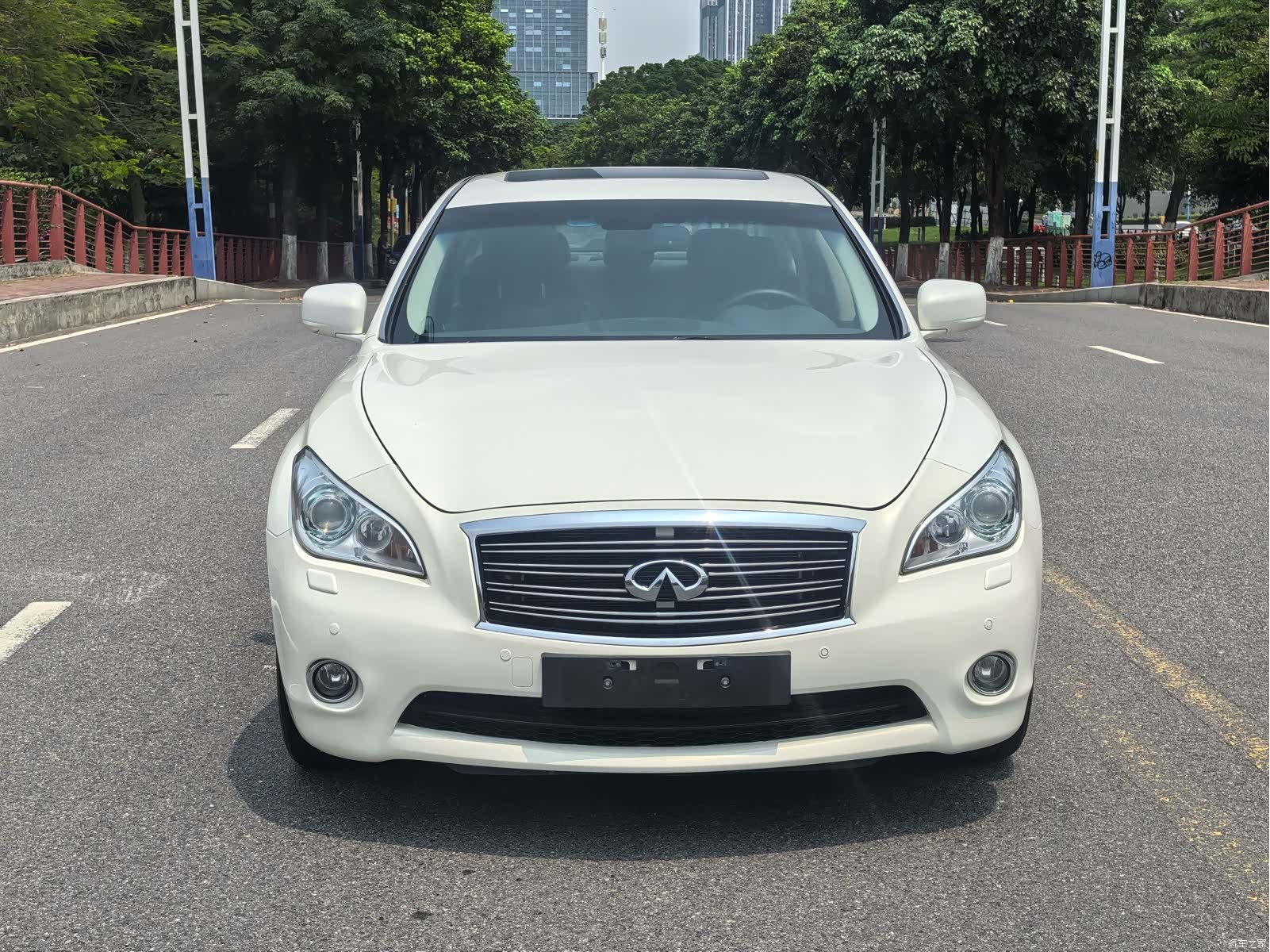 Infiniti Q70, 2013 2