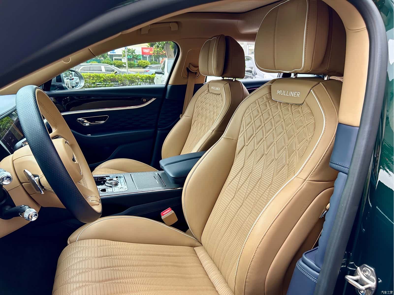 Bentley Flying Spur, 2023 все фото
