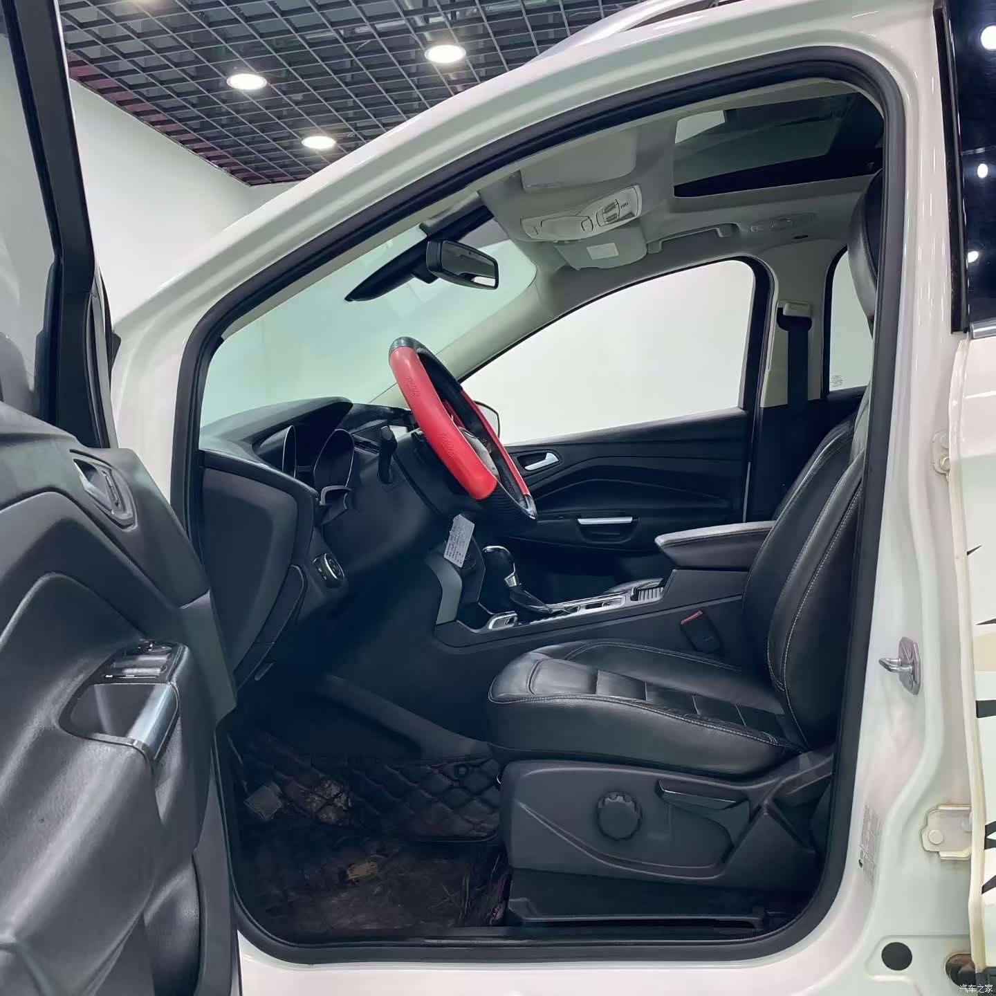 Ford Kuga, 2017 4