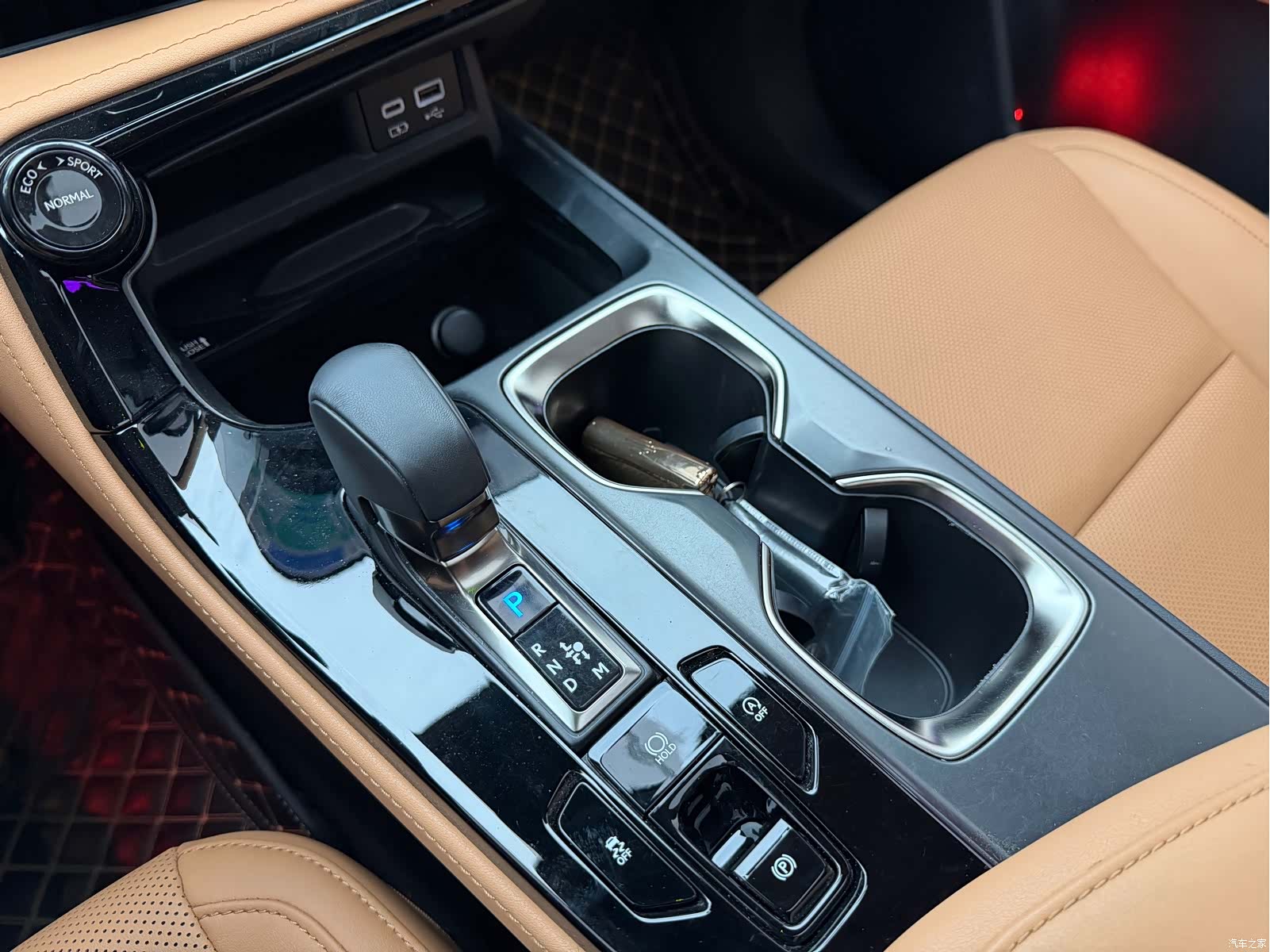 Lexus NX, 2022 12