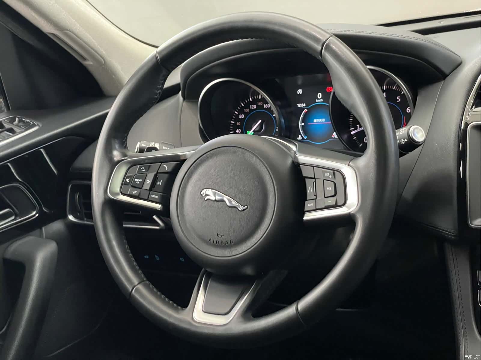 Jaguar F-PACE, 2019 11