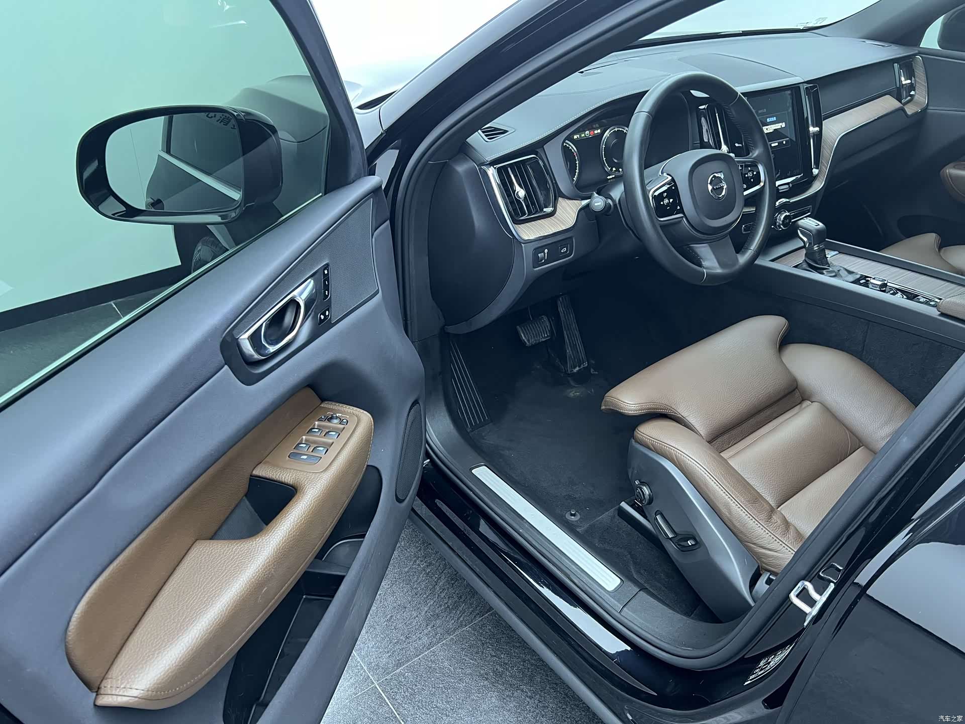 Volvo XC60, 2021 4
