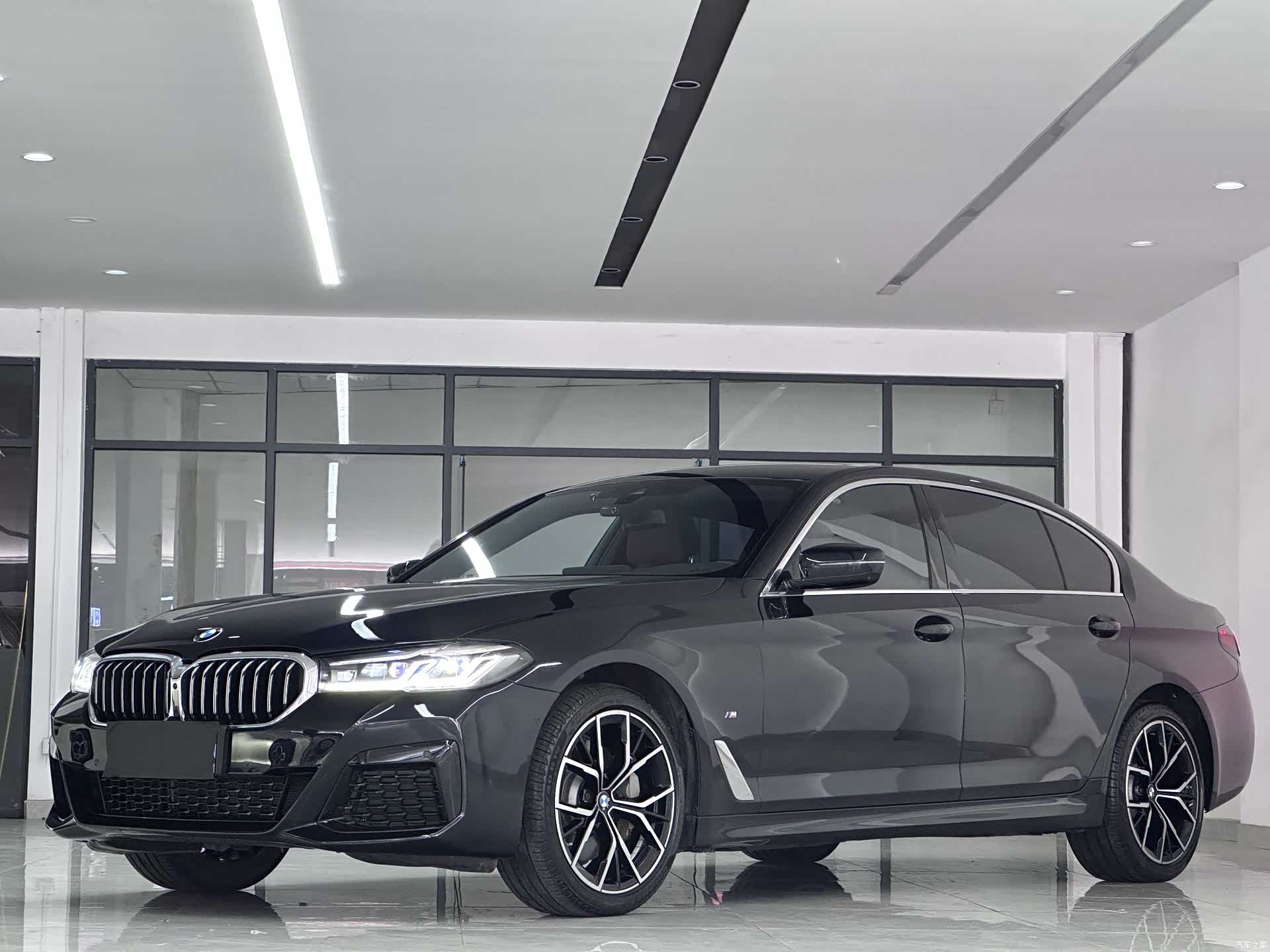 BMW 5 Series, 2022 1