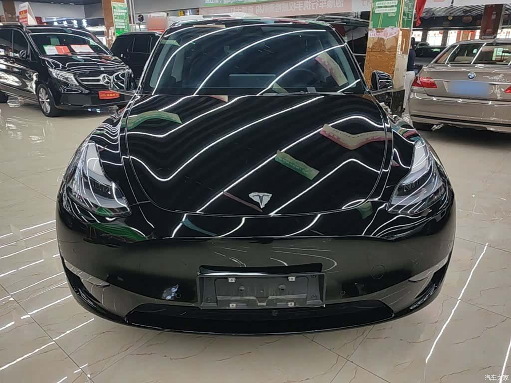 Tesla Model Y, 2022 3