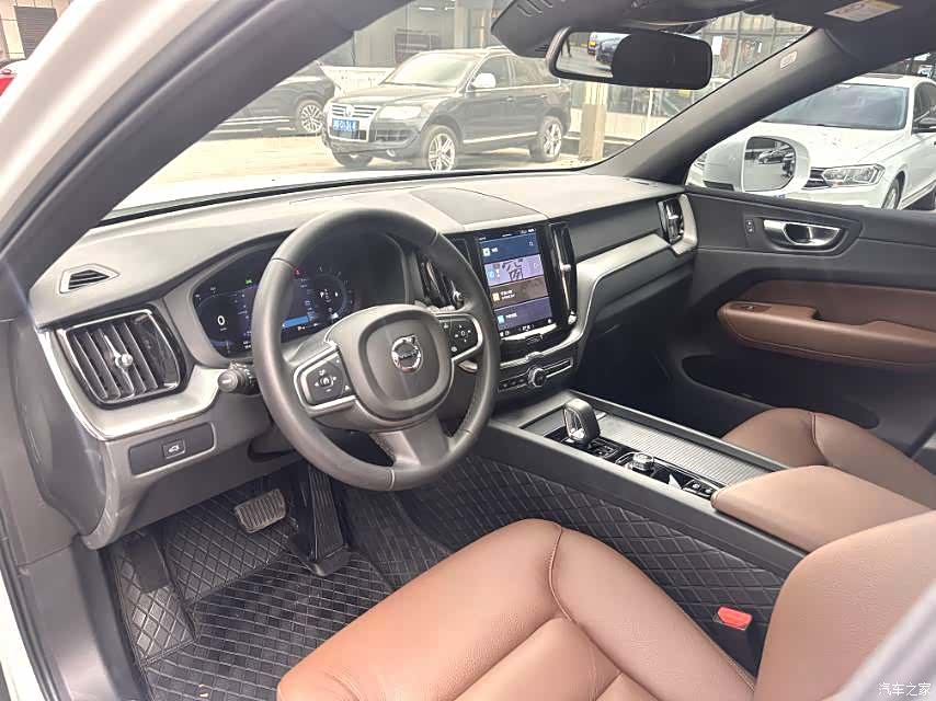 Volvo XC60, 2024 3