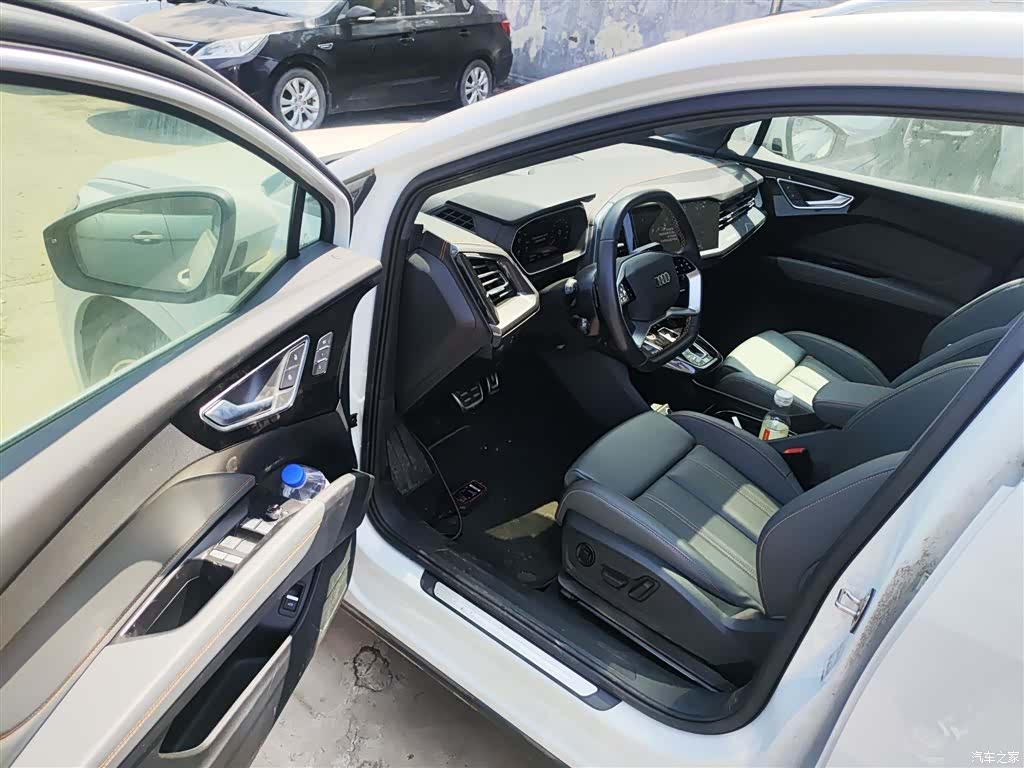 Audi Q4 e-tron, 2024 16