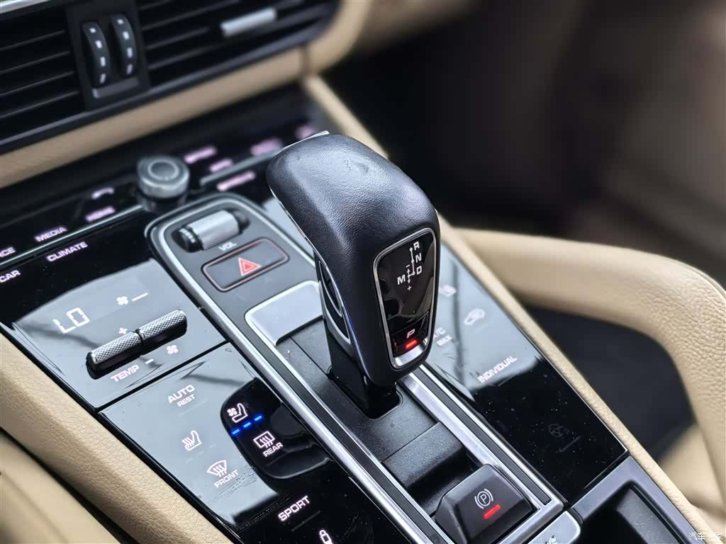 Porsche Cayenne, 2022 9
