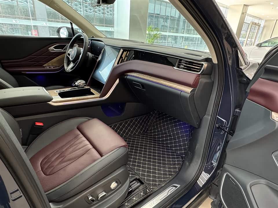 Hongqi HS7