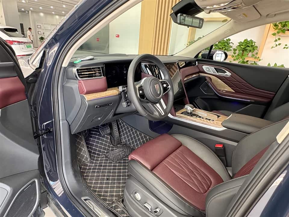 Hongqi HS7