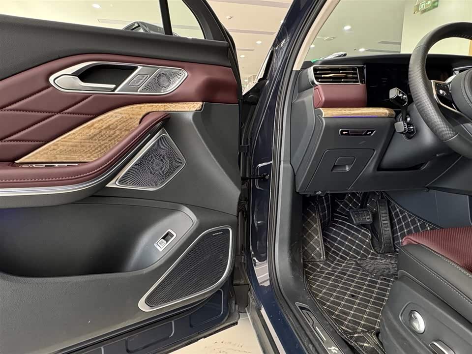 Hongqi HS7