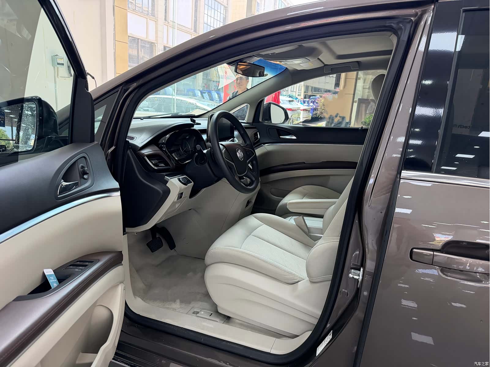 Buick GL8, 2022 4