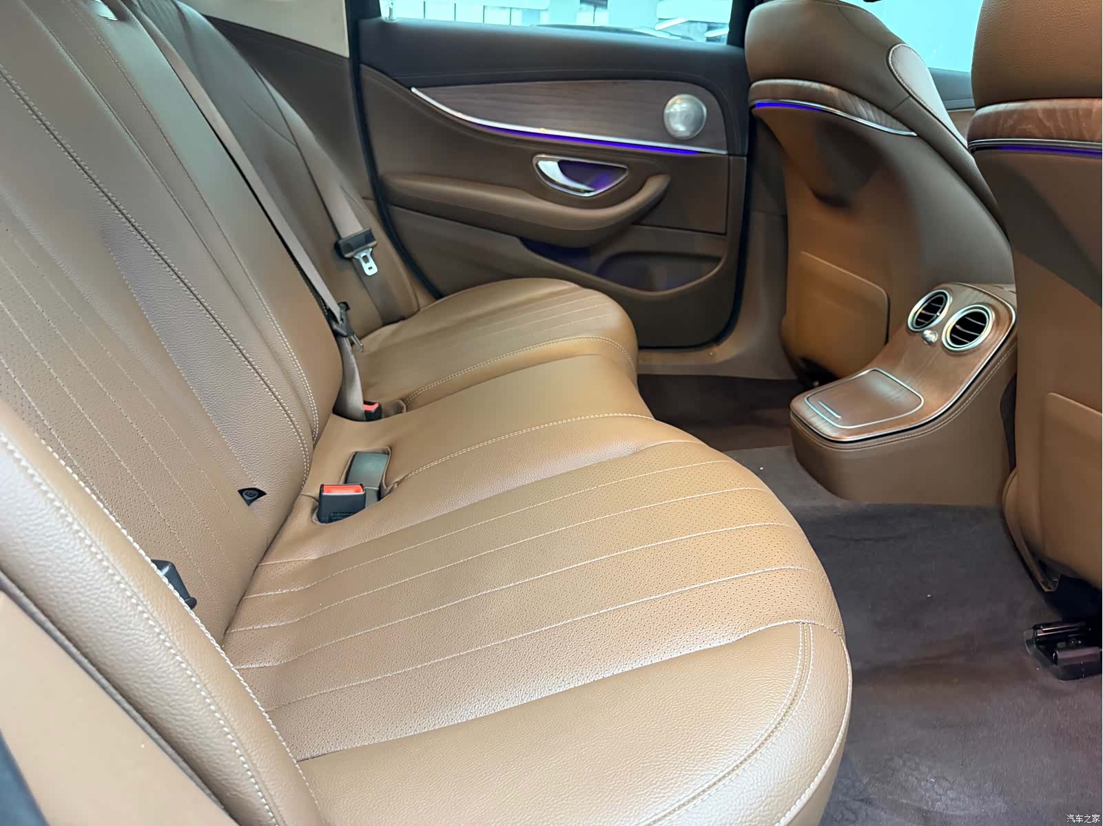 Mercedes-Benz E-Class, 2022 8