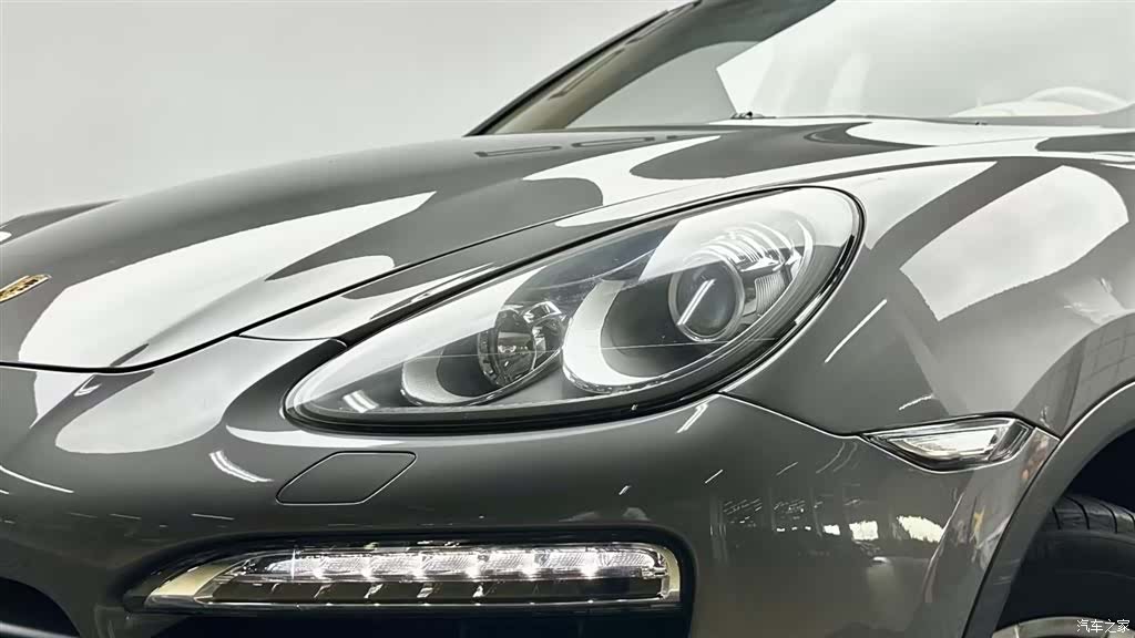 Porsche Cayenne, 2012 8