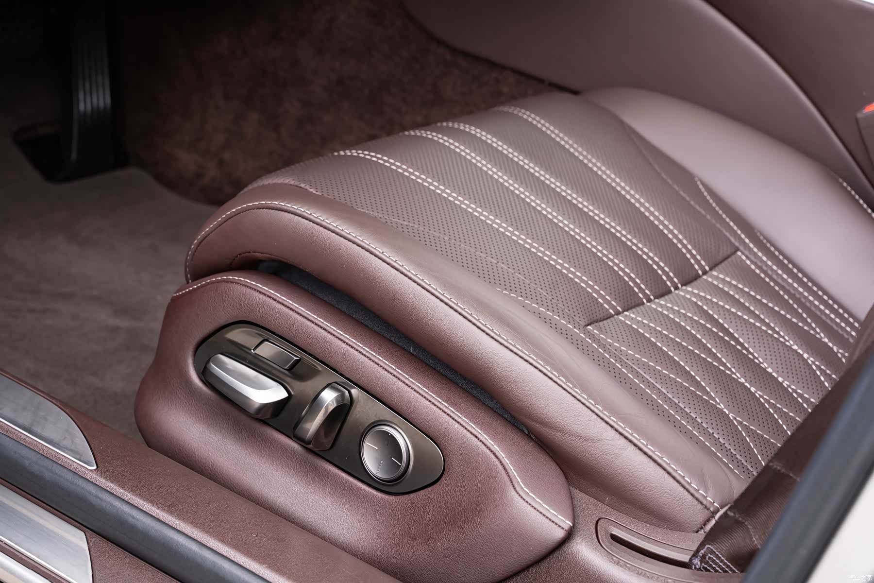 Lexus LS, 2019 22