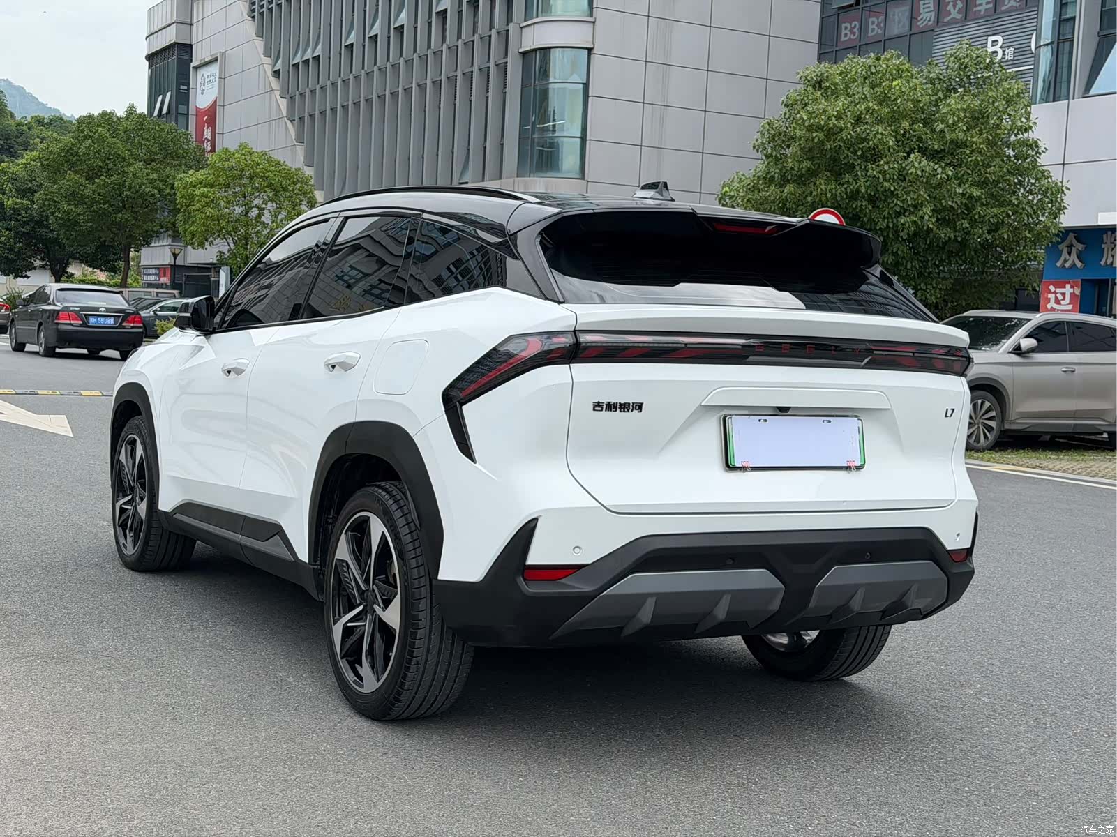 Geely Galaxy L7, 2023 7