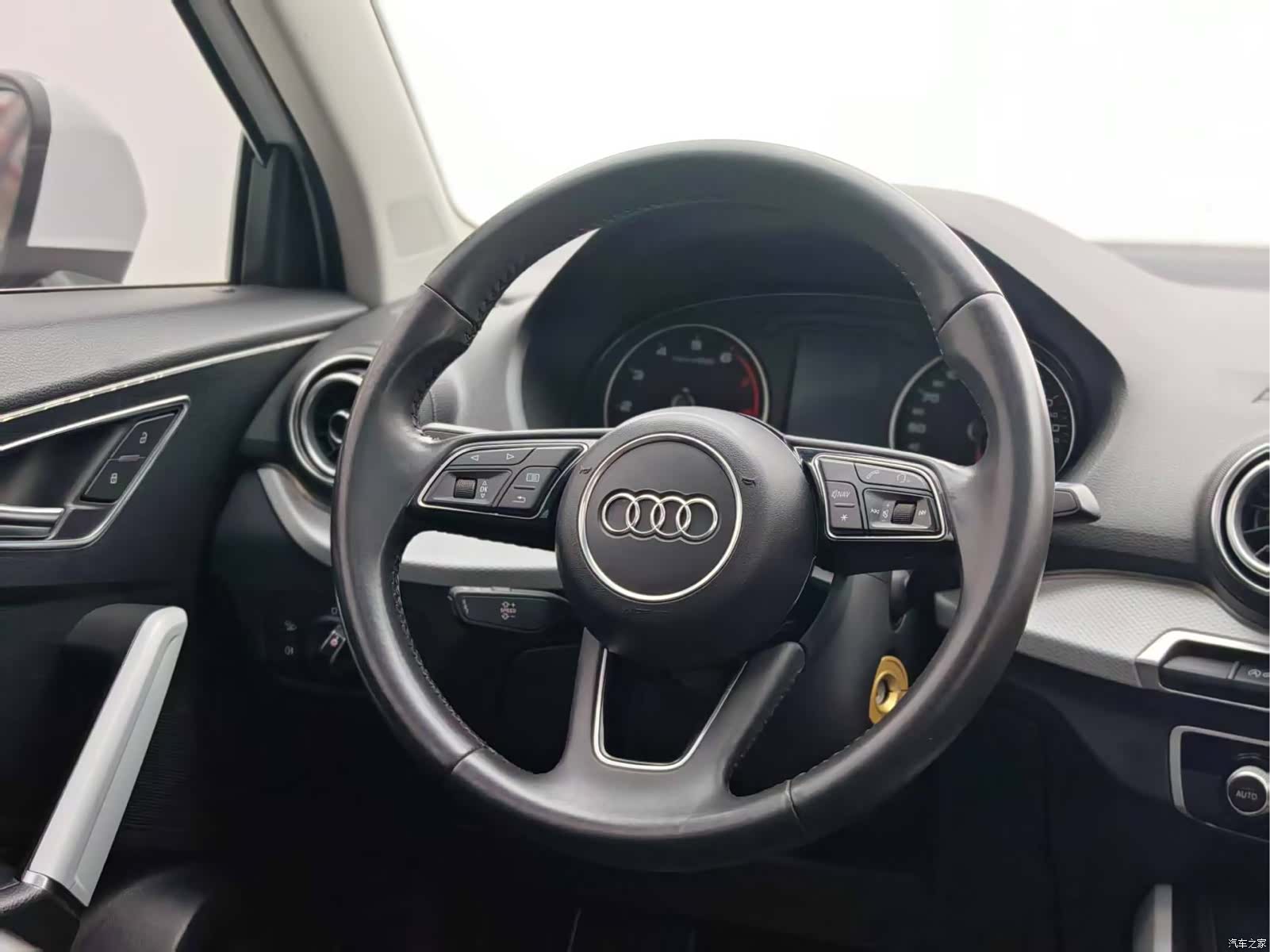 Audi Q2L, 2019 22