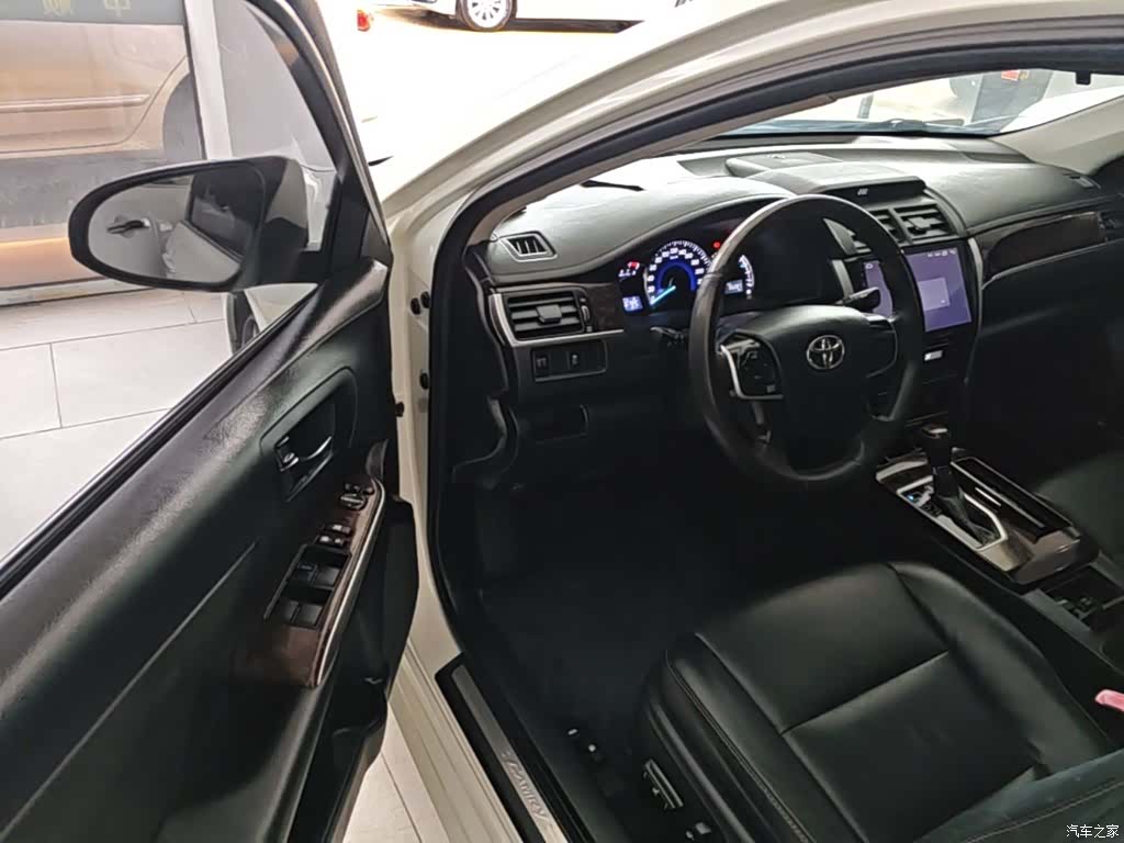 Toyota Camry, 2017 16