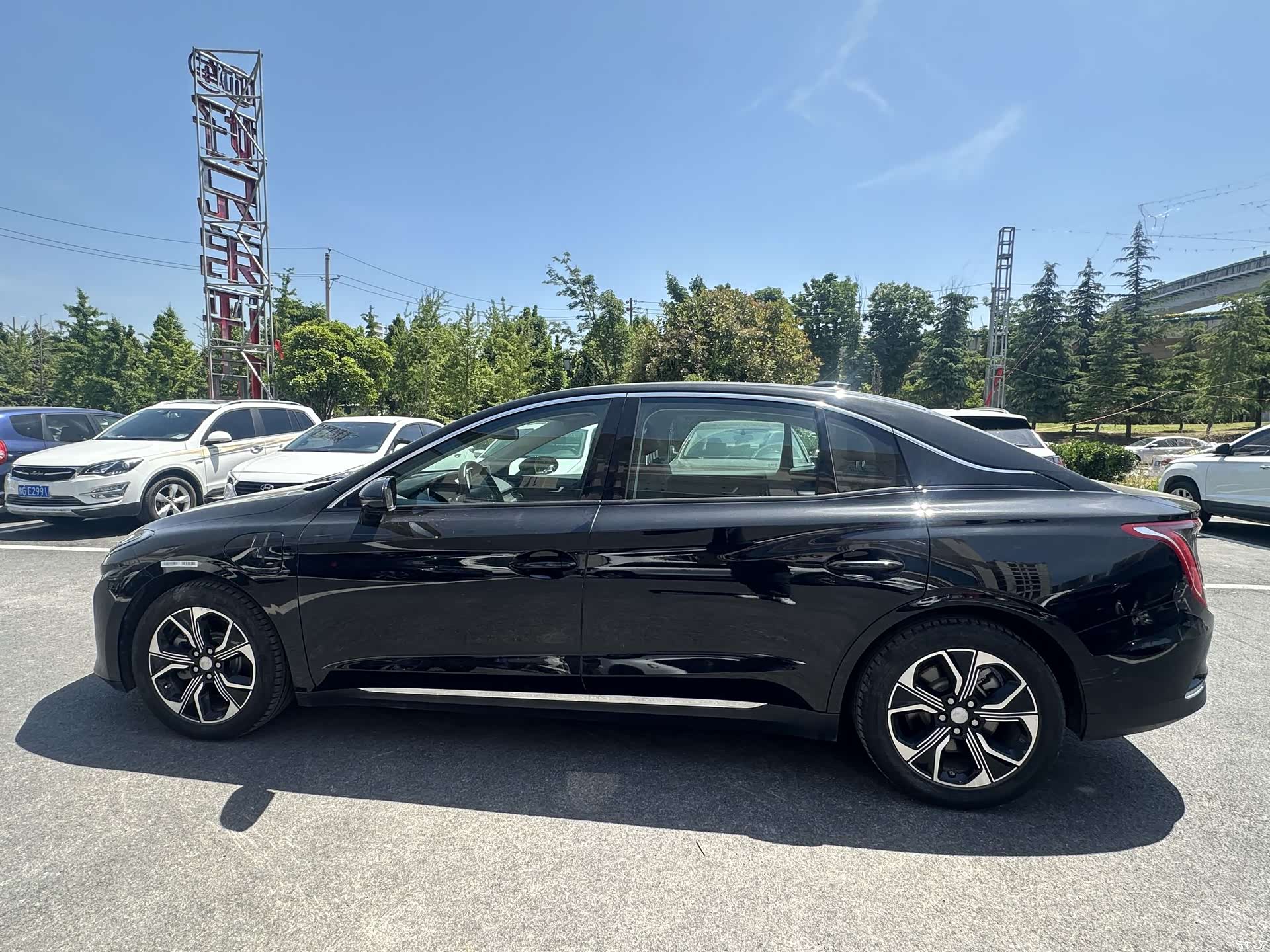 Hongqi QM5, 2022 8