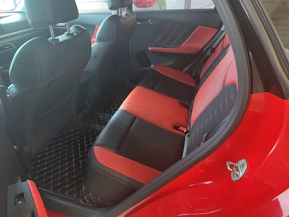 BYD e2