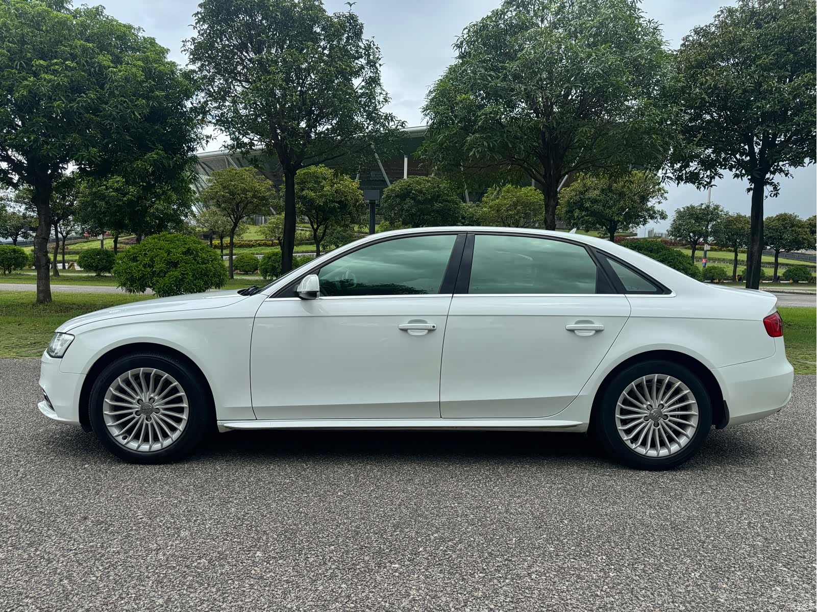Audi A4L, 2013 4