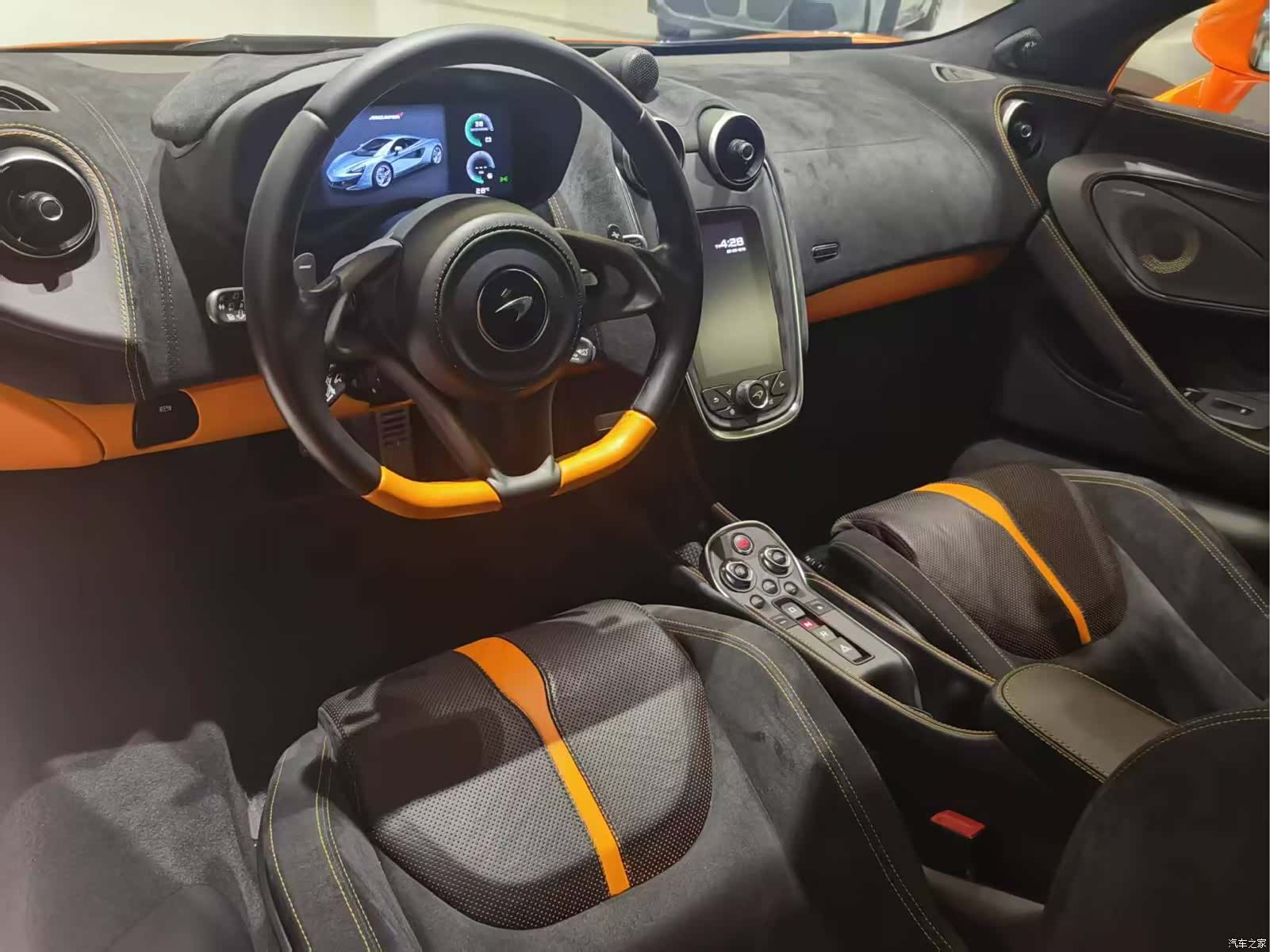 McLaren 570, 2019 все фото