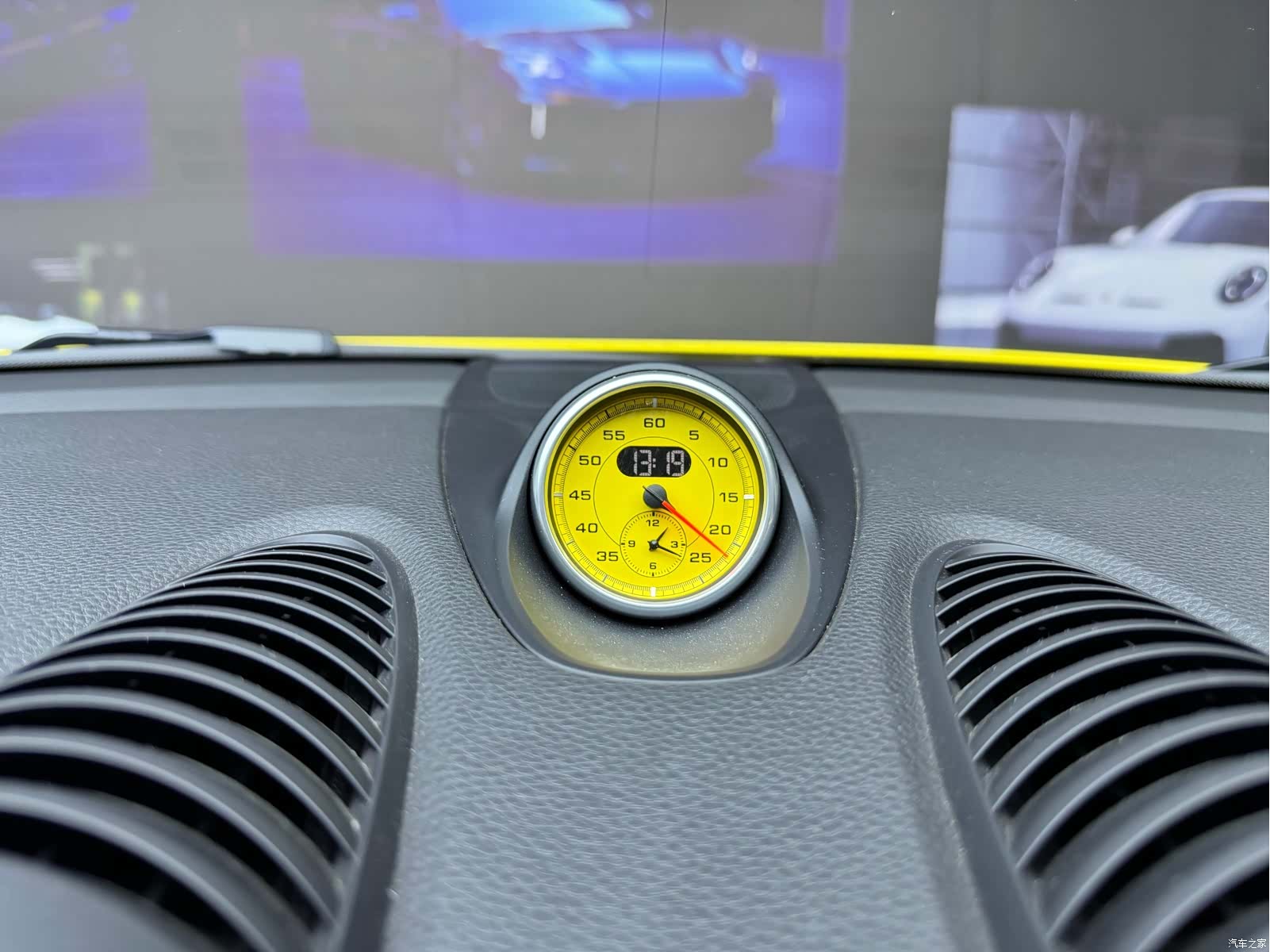 Porsche Cayman, 2020 9