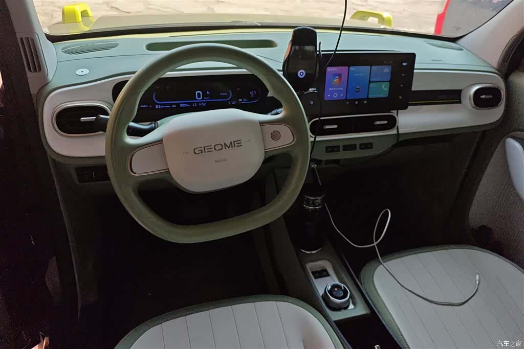Geely Panda, 2025 12