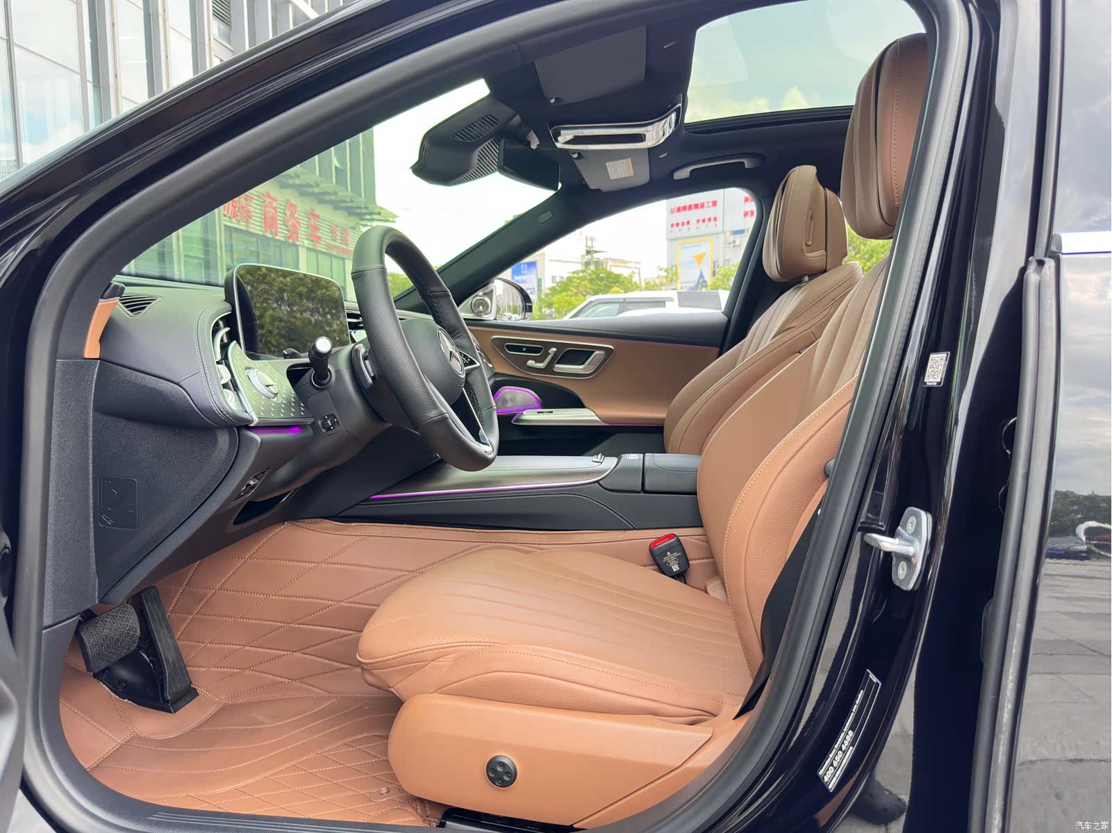 Mercedes-Benz E-Class, 2024 10