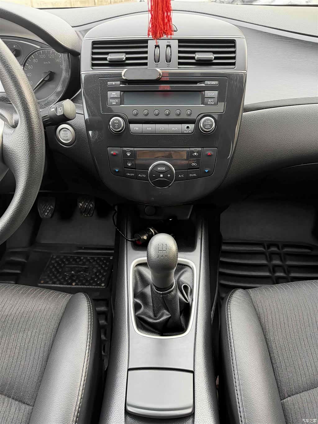 Nissan Tiida, 2012 11