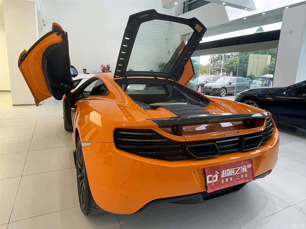 McLaren 12C, 2014 9