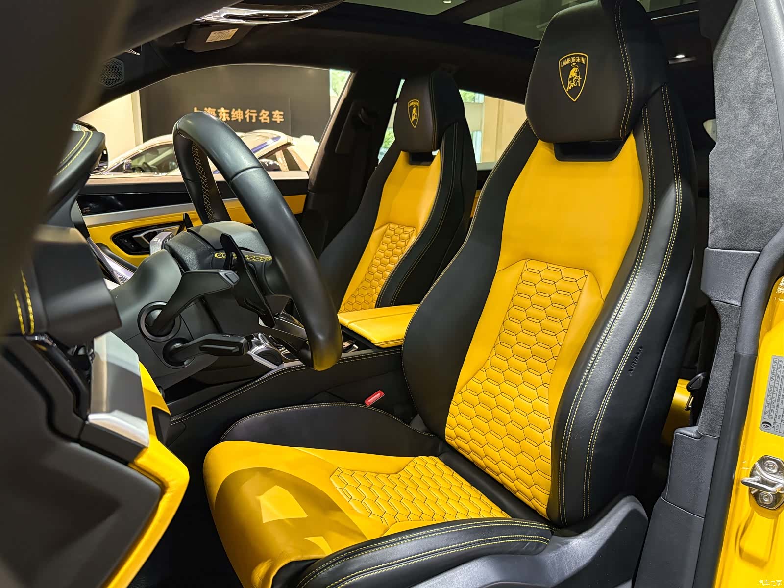 Lamborghini Urus, 2019 19