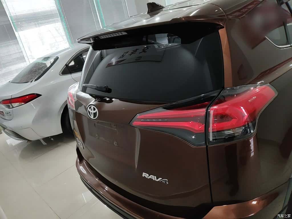 Toyota RAV4, 2017 6