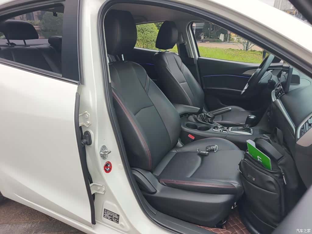 Mazda Mazda3, 2018 25