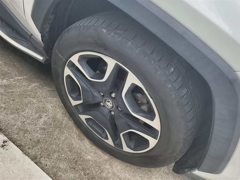 Toyota RAV4 Rongfang