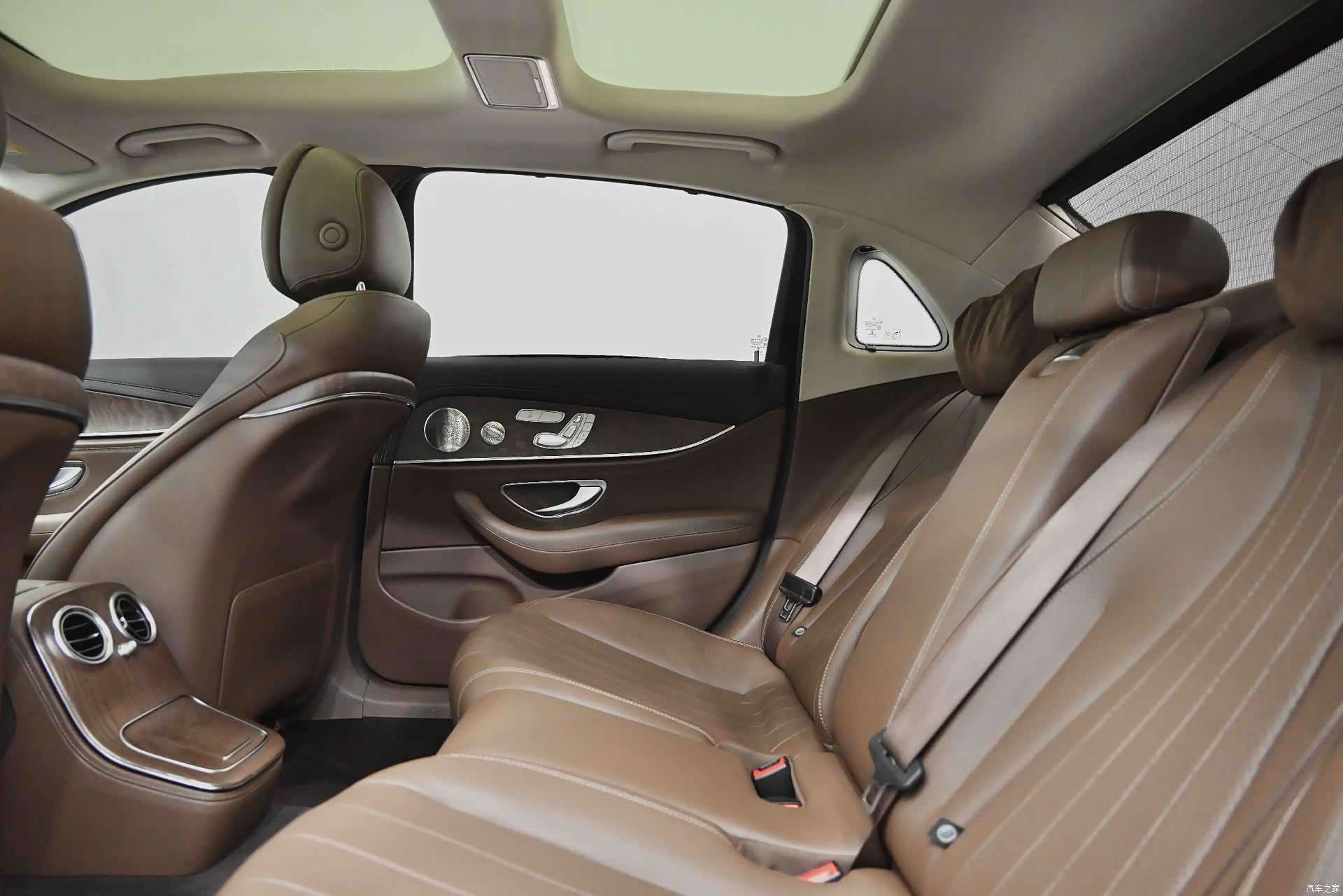 Mercedes-Benz E-Class, 2022 26