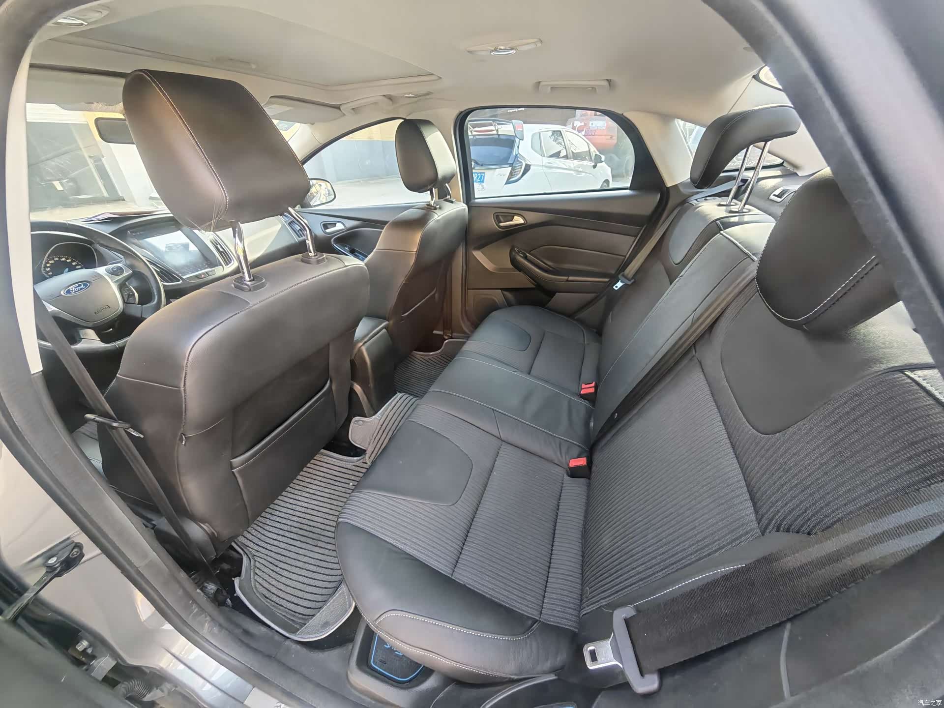 Ford Focus, 2013 10