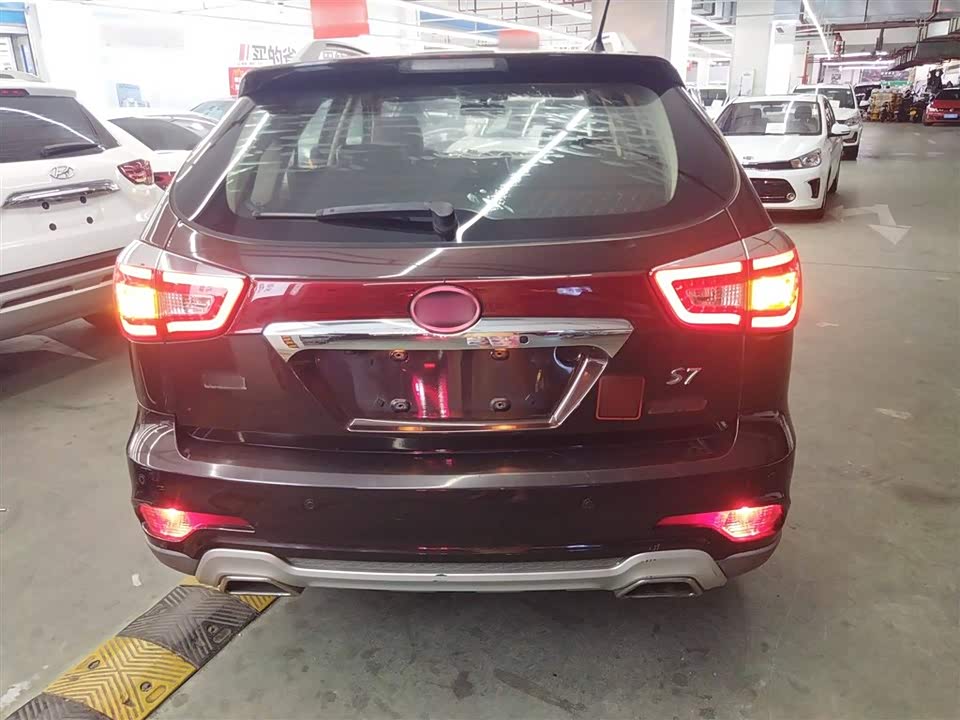 BYD S7